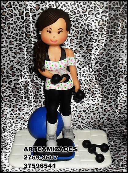 BONECA FITNESS EM BISCUIT